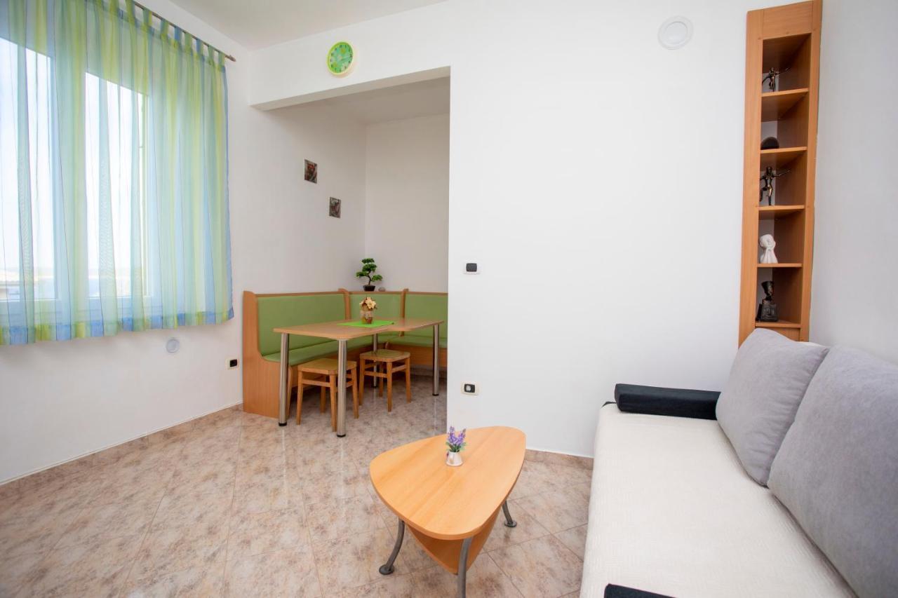 Apartman Lidija Koromačno Zewnętrze zdjęcie
