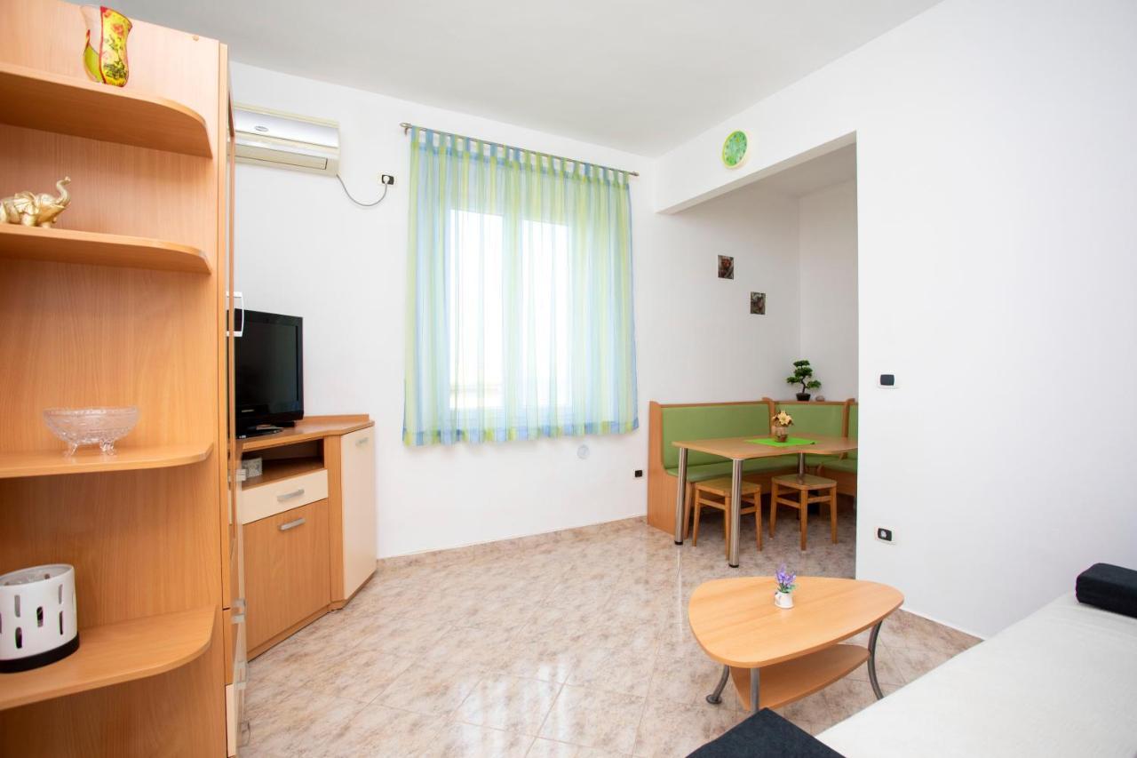 Apartman Lidija Koromačno Zewnętrze zdjęcie